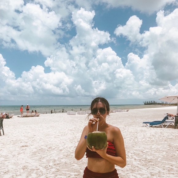 Meet your Posher, Hailey - Picture 1 of 1